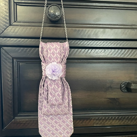 *NEW* Ladies Custom Design Neck-ties! Bedazzled with a bow. Colors vary. - Picture 7 of 9